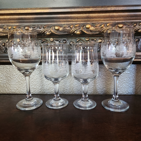 Holiday Wine/EggNog Glasses - Picture 5 of 10